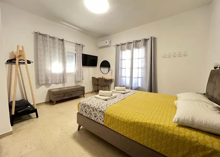 Yanna\'S Apartments